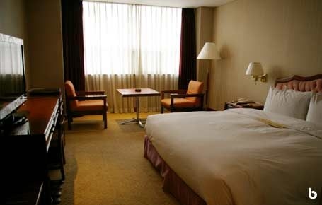 โรงแรมเพรสซิเด้นท์ (Hotel President)4