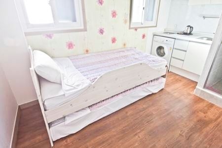 24 Guesthouse Sinchon2