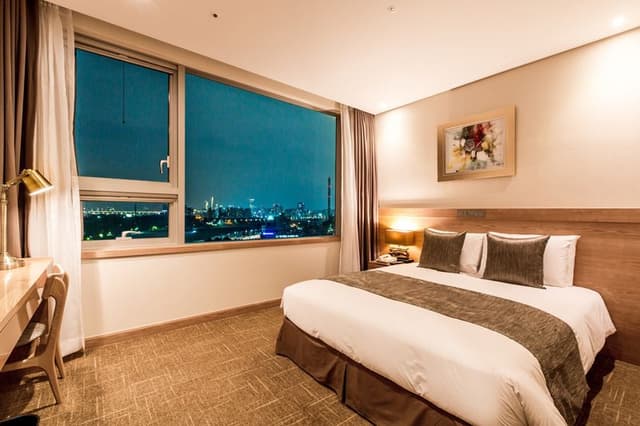 DOUBLE RIVER VIEW