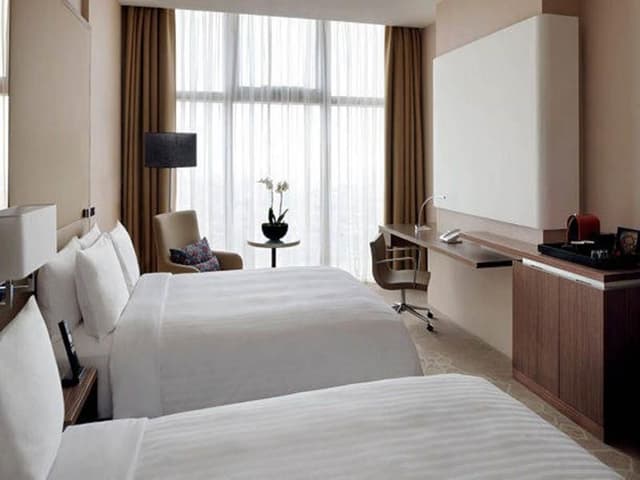 DOUBLE EXECUTIVE SEA VIEW
