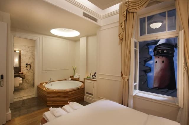 DOUBLE DELUXE WITH JACUZZI