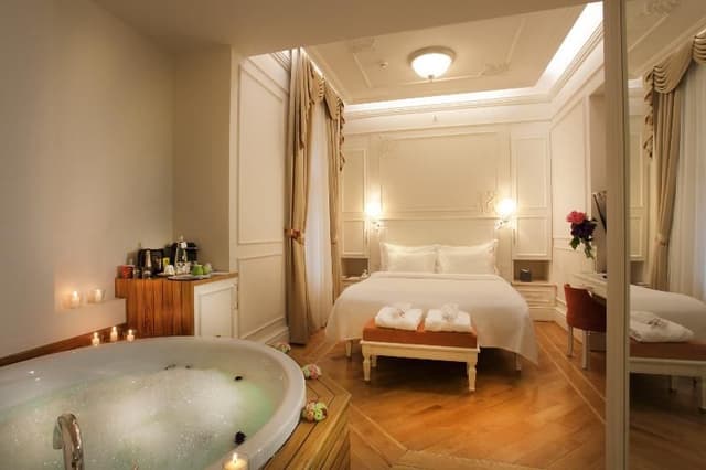 DOUBLE DELUXE WITH JACUZZI