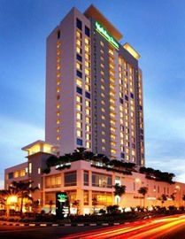 HOLIDAY INN1
