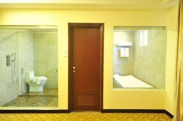 Hallmark Crown Hotel1