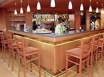 Ibis Karlin3
