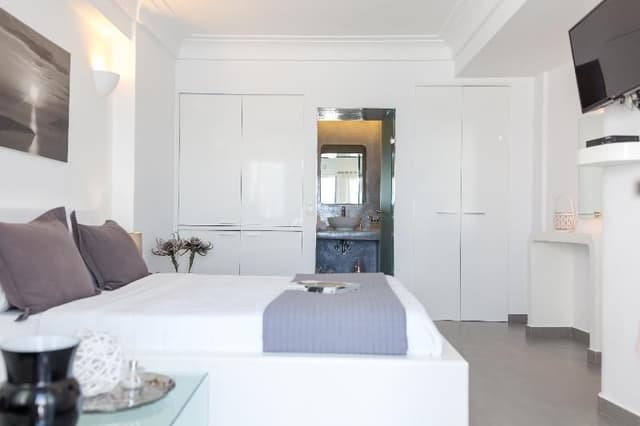 SUITE EXECUTIVE