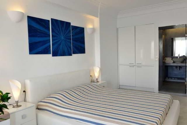 SUITE EXECUTIVE