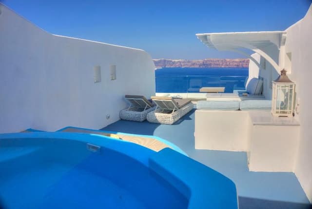 SUITE POOL VIEW