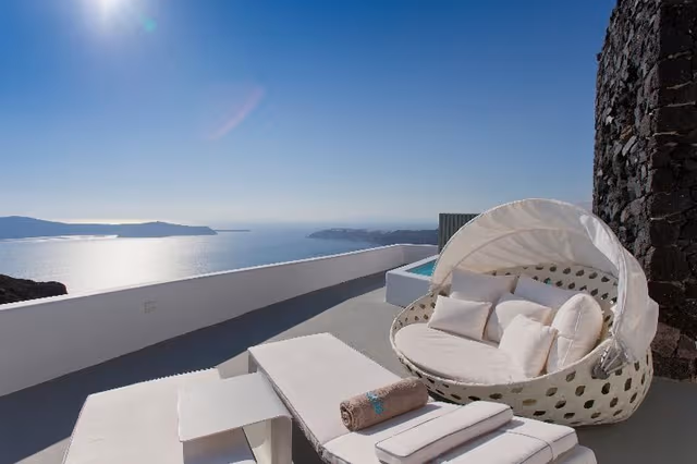 SUITE WITH PRIVATE POOL