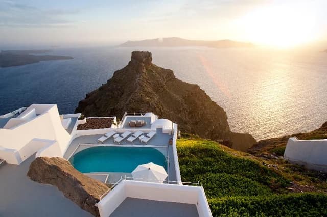 VILLA WITH PRIVATE POOL