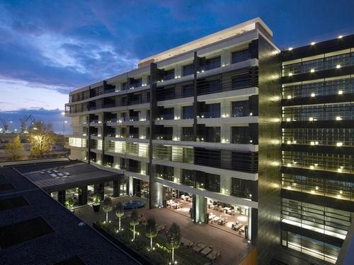 The Met Hotel2