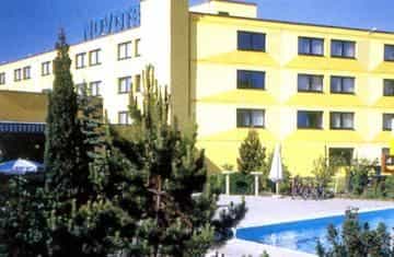 NOVOTEL WEST