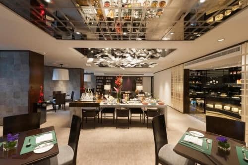 Continental Club - Deluxe Double or Twin Room with Free Minibar