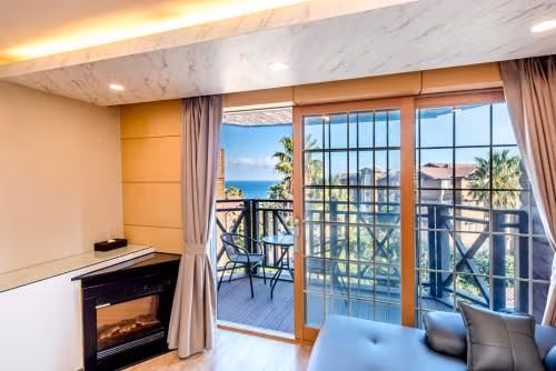 Deluxe Family Room