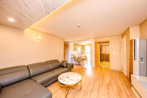 Deluxe Family Room