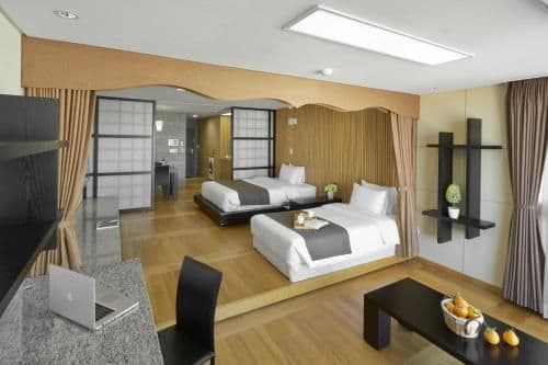 Deluxe Twin Room