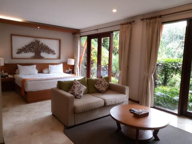 VILLA WITH PRIVATE POOL