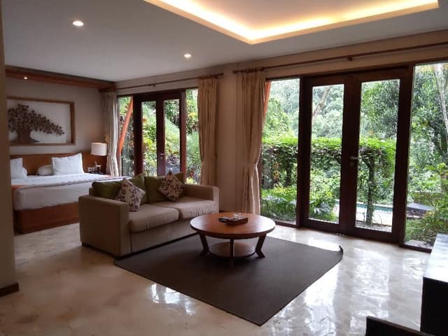 VILLA WITH PRIVATE POOL