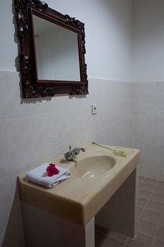 โรงแรมศรีราติห์คอทเทจ (Sri Ratih Cottages)4