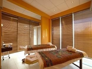 Hulhule Island Hotel0