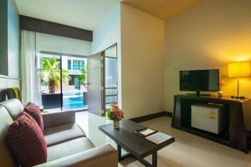 Cabana Pool Access Room