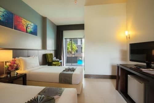 Duplex Family Pool Access Room