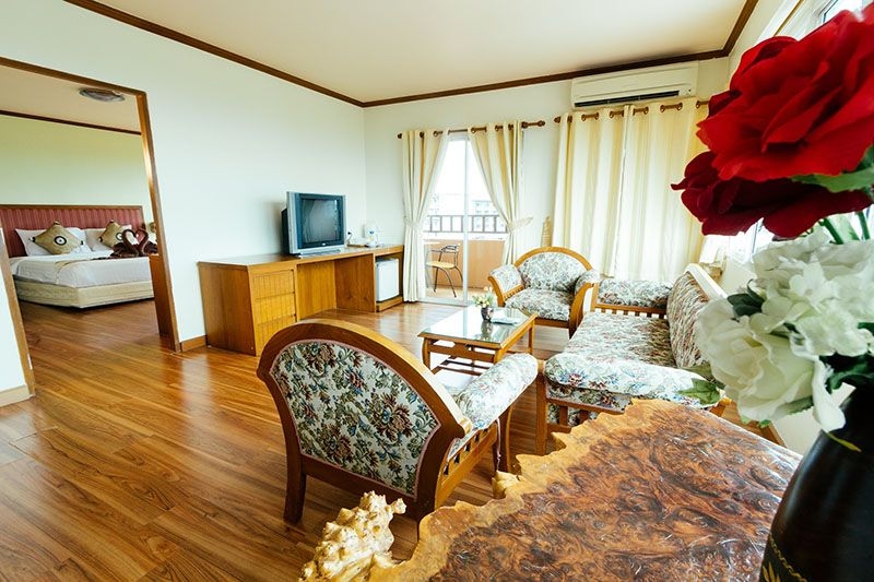 โรงแรมทิพย์อุไร บีช (Thipurai Beach Hotel Annex)2