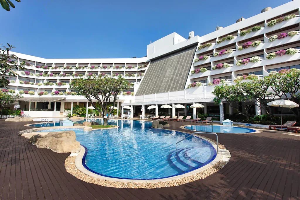 โรงแรมเดอะ ชะอำ เมธาวลัย โรงแรมเดอะ ชะอำ เมธาวลัย