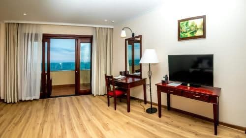 Deluxe Suite with Sea View