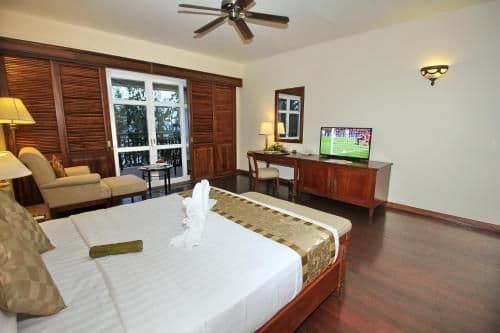 Deluxe Junior Suite to Hill View