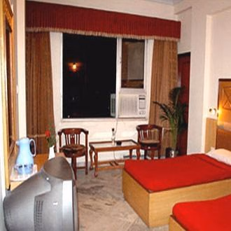 โรงแรมชนากายา (Hotel Chanakaya)2