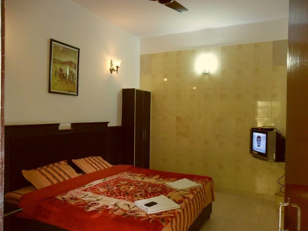 HOTEL SIDHARTHA (600 meters from Taj Mahal)3