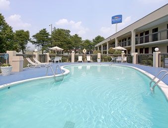 BAYMONT INN AND SUITES OXFORD2