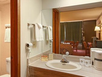 DAYS INN CLARKSVILLE2