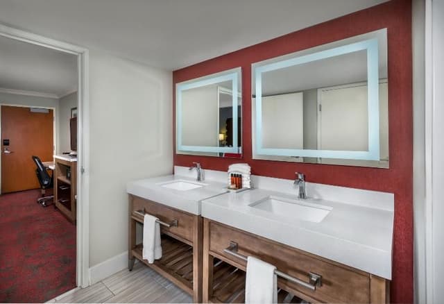 SUITE TWO BEDROOMS