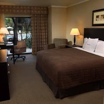 DOUBLETREE BY HILTON CLAREMONT DOUBLETREE BY HILTON CLAREMONT