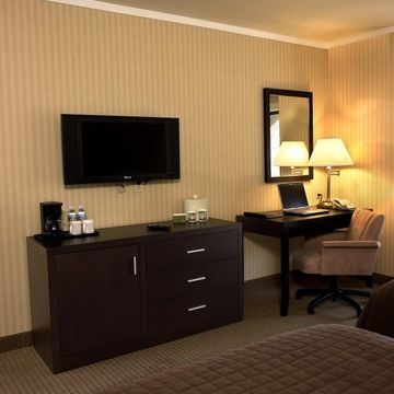 DOUBLETREE BY HILTON CLAREMONT4