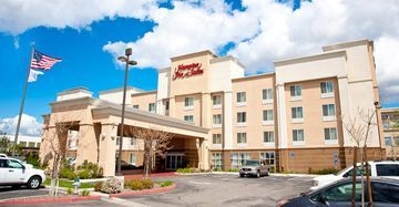 HAMPTON INN - SUITES FRESNO0
