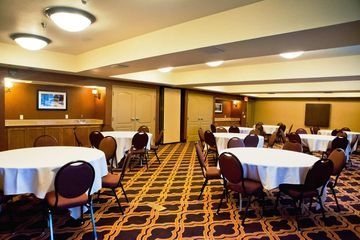 HAMPTON INN - SUITES FRESNO4