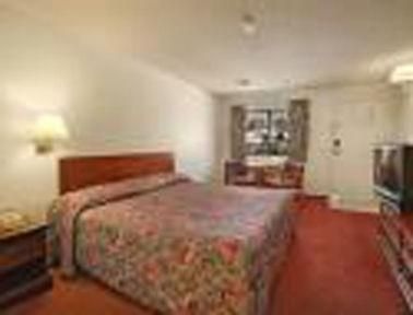 KNIGHTS INN HIGHLAND CASINO2