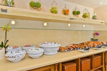 Best Western Plus Sunset Plaza1