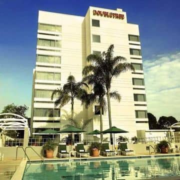 DOUBLETREE BY HILTON LAX - EL DOUBLETREE BY HILTON LAX - EL