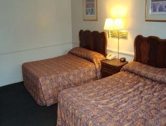 KNIGHTS INN PICO RIVERA4