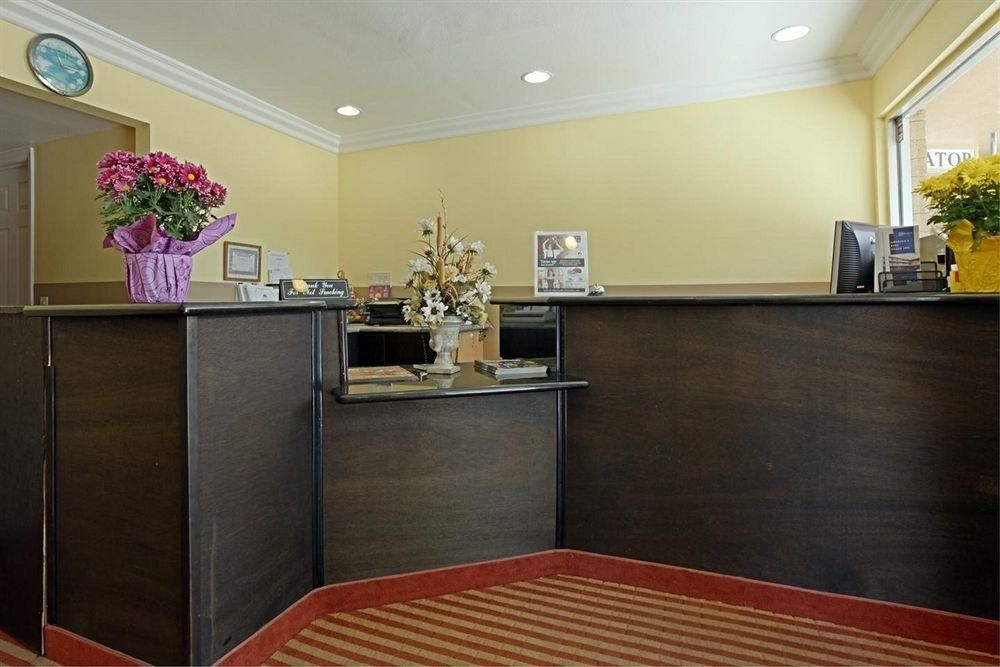 AMERICAS BEST VALUE INN -Downtown0