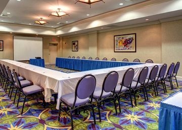 HAMPTON INN FT LAUDERDALE-DOWN3