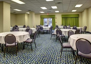 HAMPTON INN FT LAUDERDALE-DOWN2