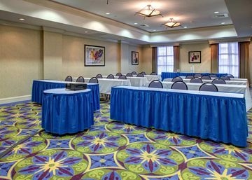 HAMPTON INN FT LAUDERDALE-DOWN1