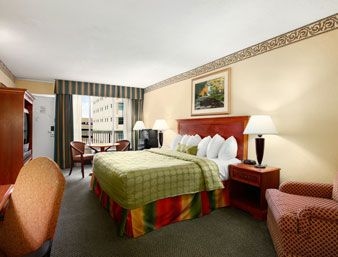 RAMADA HOLLYWOOD DOWNTOWN2