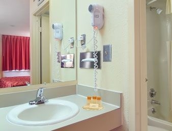 DAYS INN COLLEGE PARK AIRPORT3
