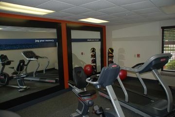 Hampton Inn Darien3